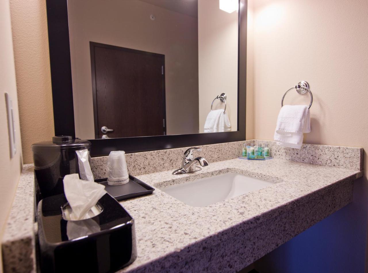 Cobblestone Inn & Suites - Boone Екстер'єр фото