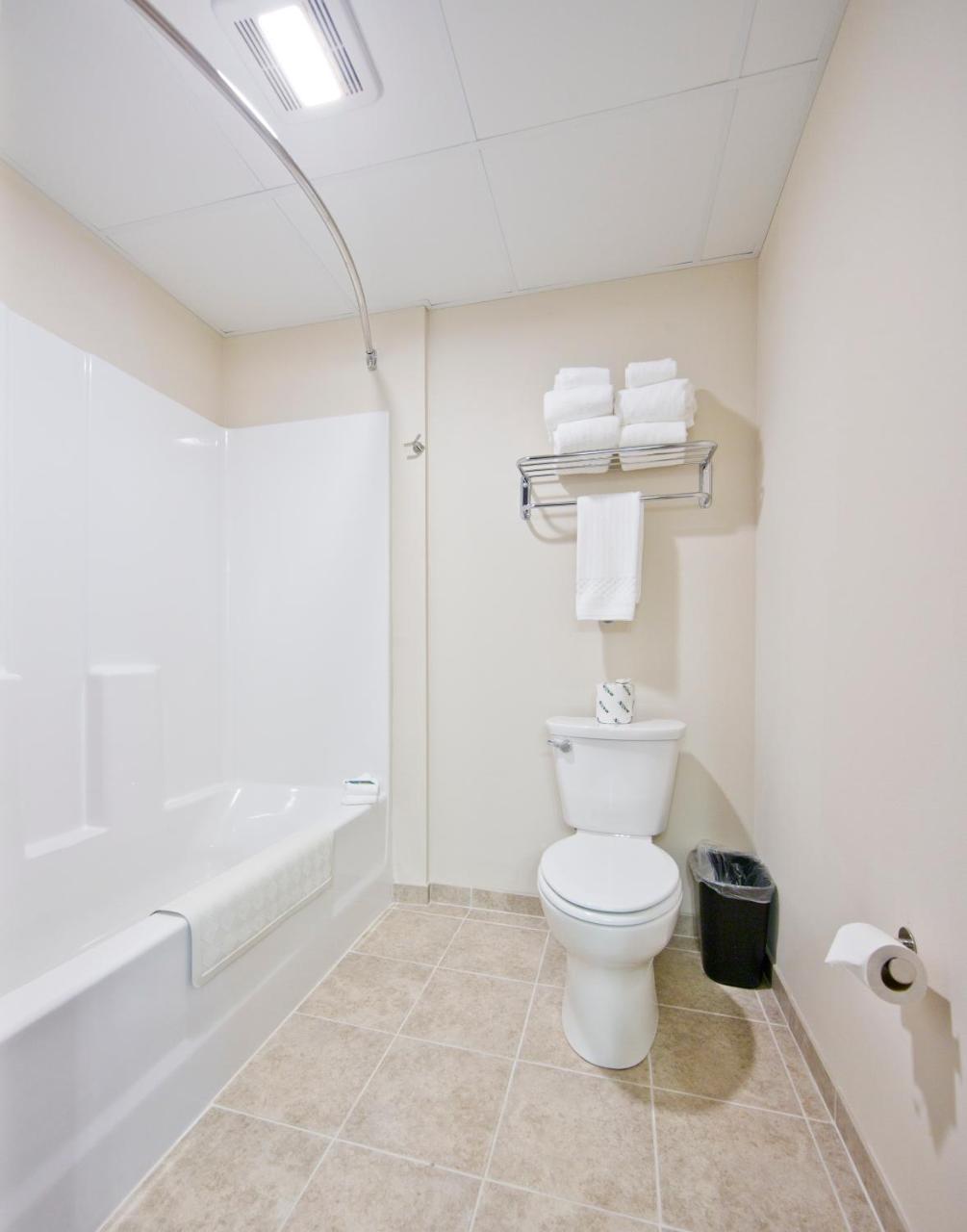 Cobblestone Inn & Suites - Boone Екстер'єр фото